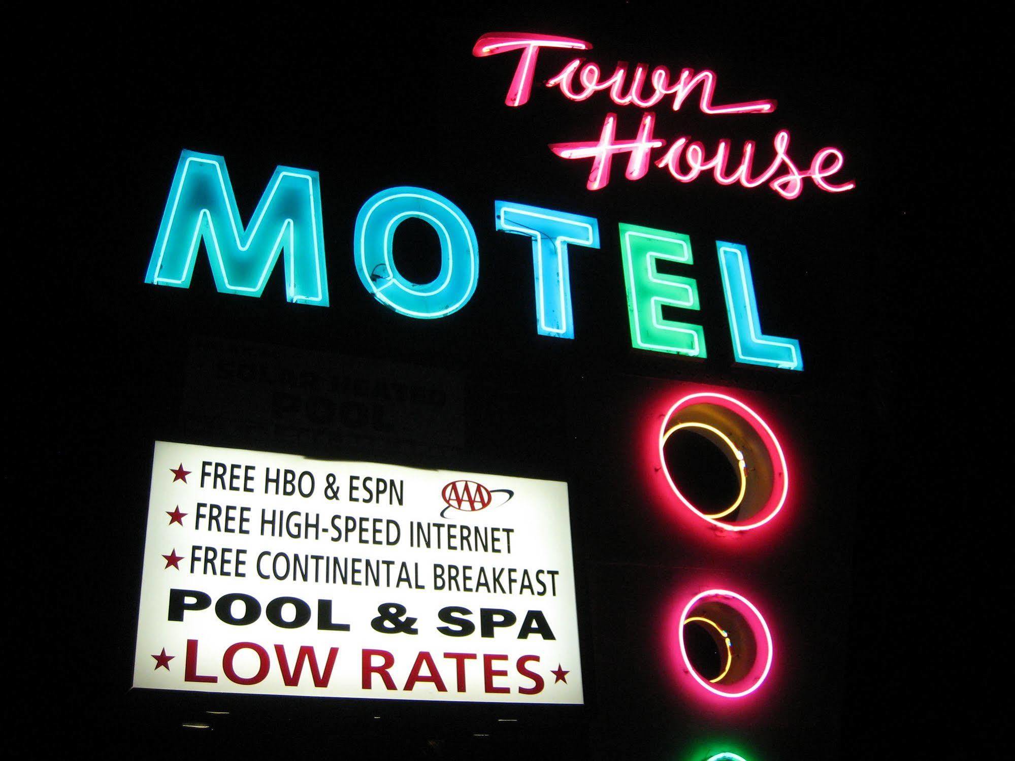 Town House Motel Lancaster Buitenkant foto