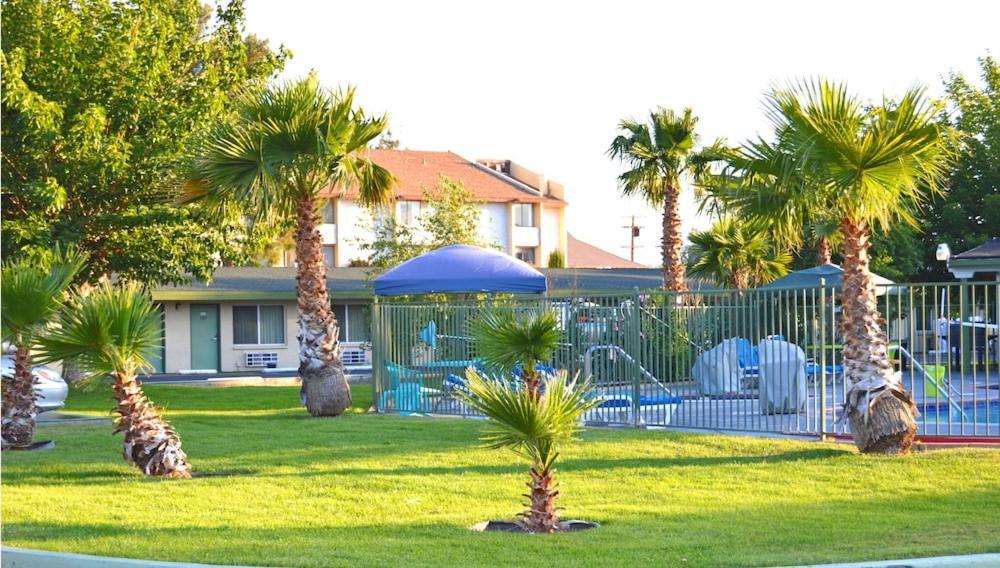 Town House Motel Lancaster Buitenkant foto